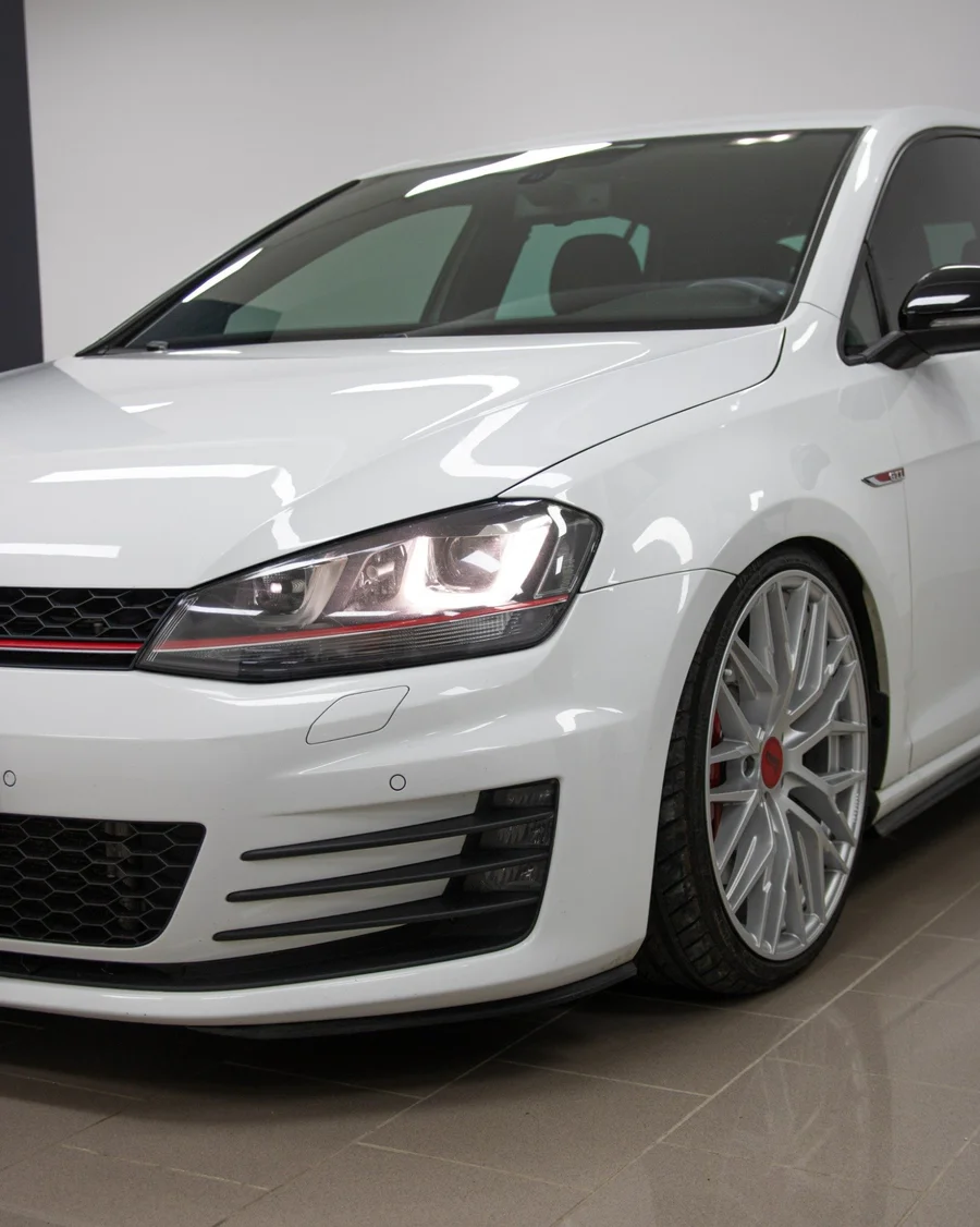 Gti exterior frente 34 03